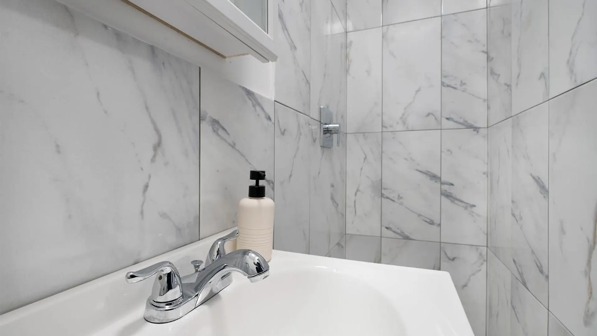 153-1G Newly Renovated 2Br Lower East Side New York 0*,