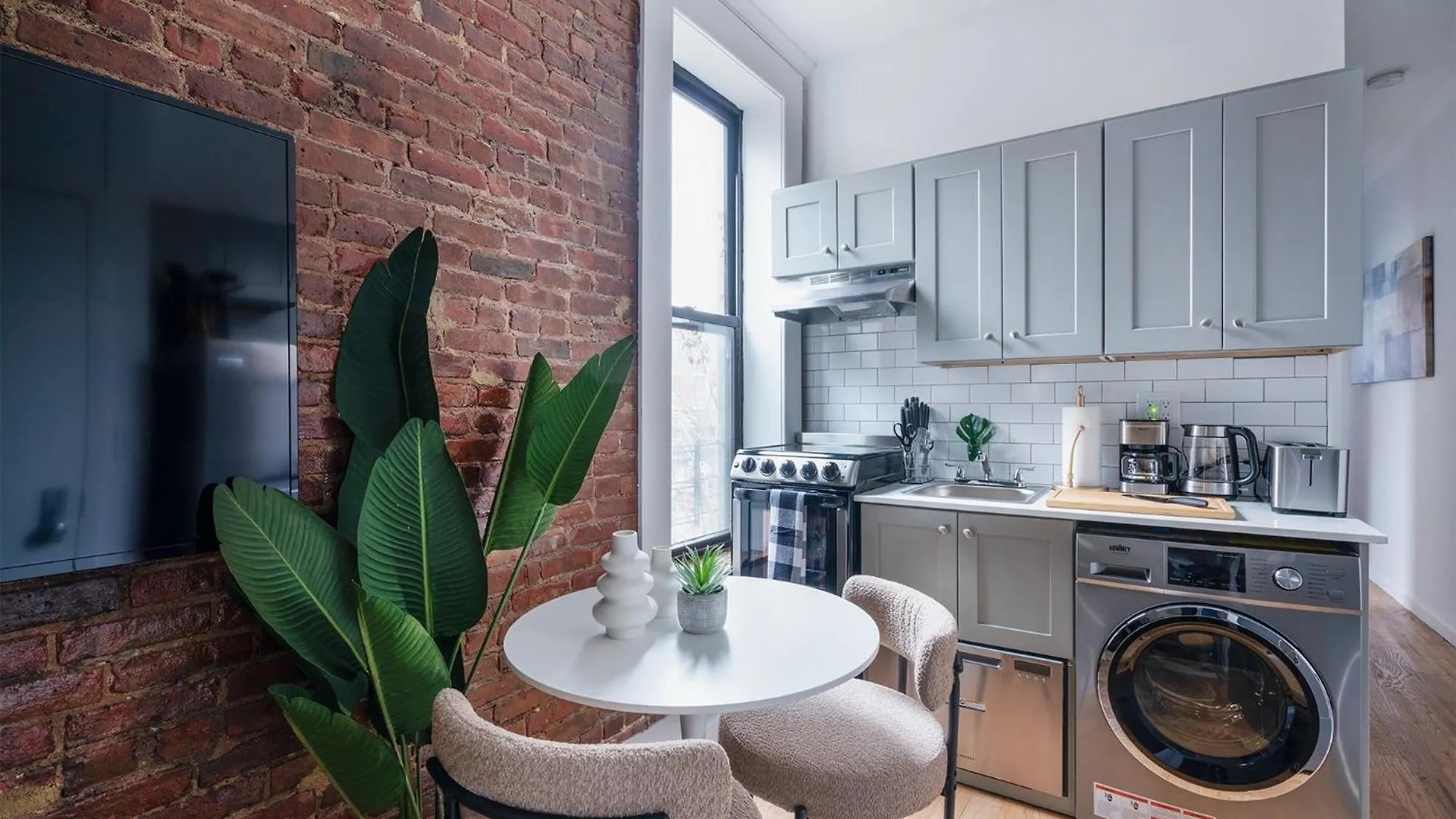 Apartment 153-1G Newly Renovated 2Br Lower East Side New York
